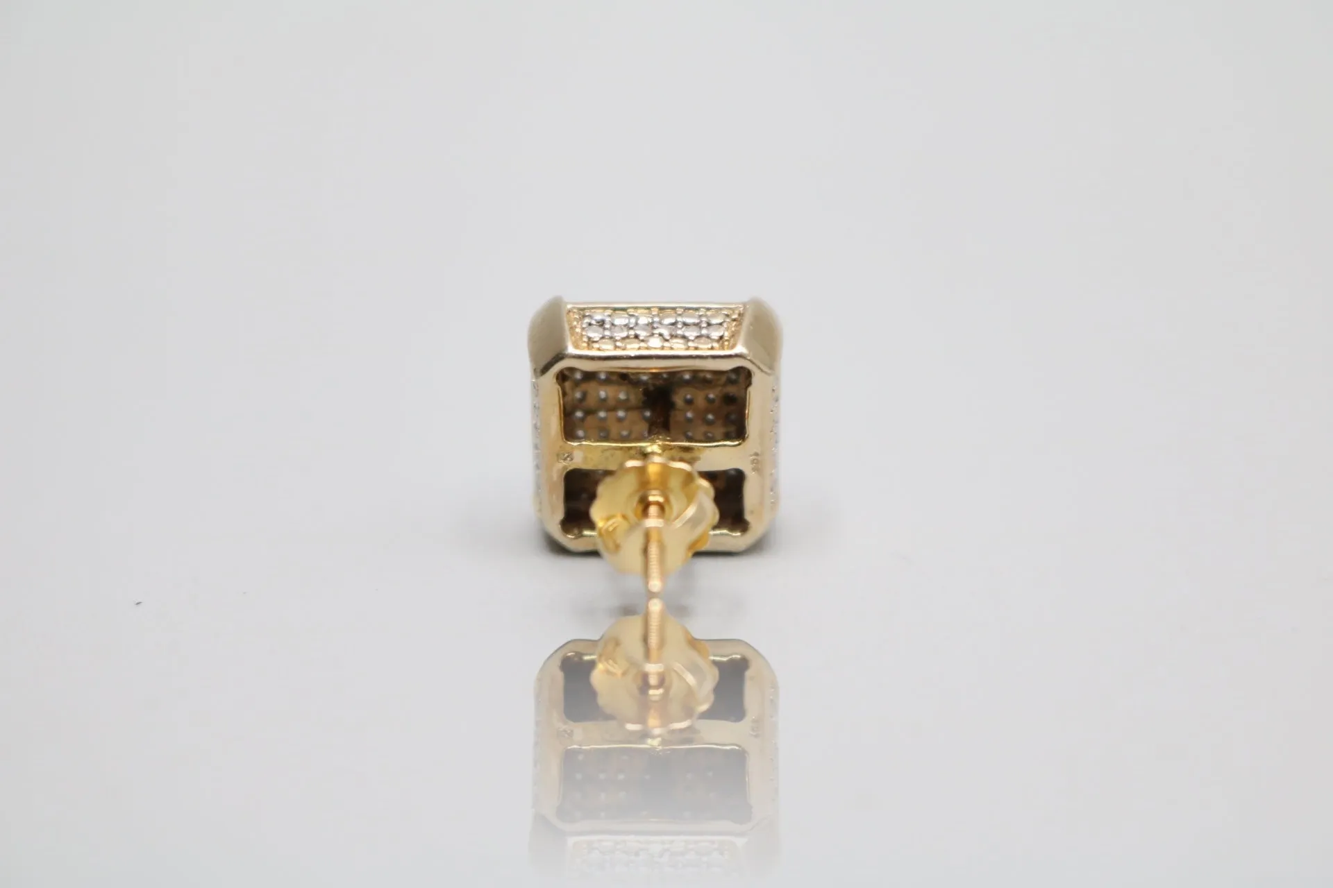 10K Yellow Gold Single Diamond Stud Earring (3.3 Grams)