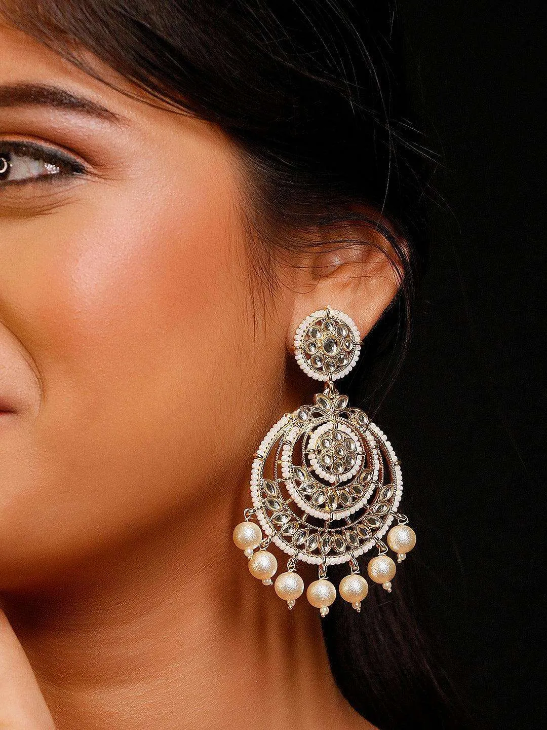 Alisha Seema Khan In Kundan Chandbali Earrings With Pearls