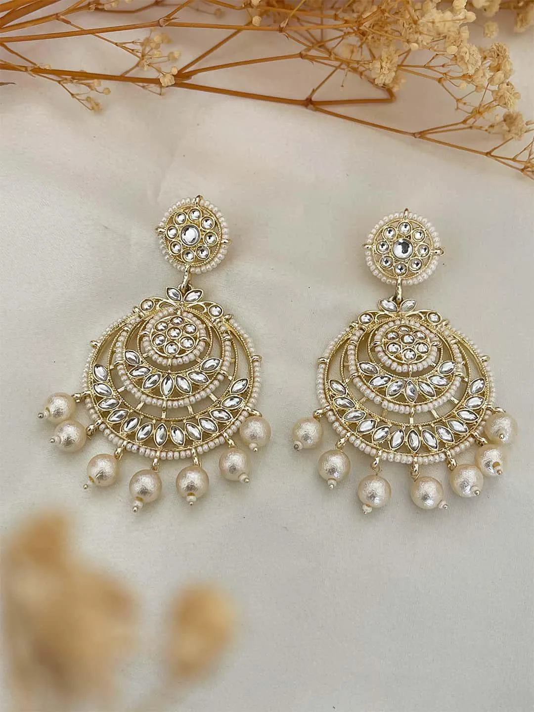 Alisha Seema Khan In Kundan Chandbali Earrings With Pearls