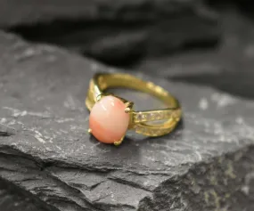 Gold Coral Ring - Natural Coral Ring - Gold Vintage Ring