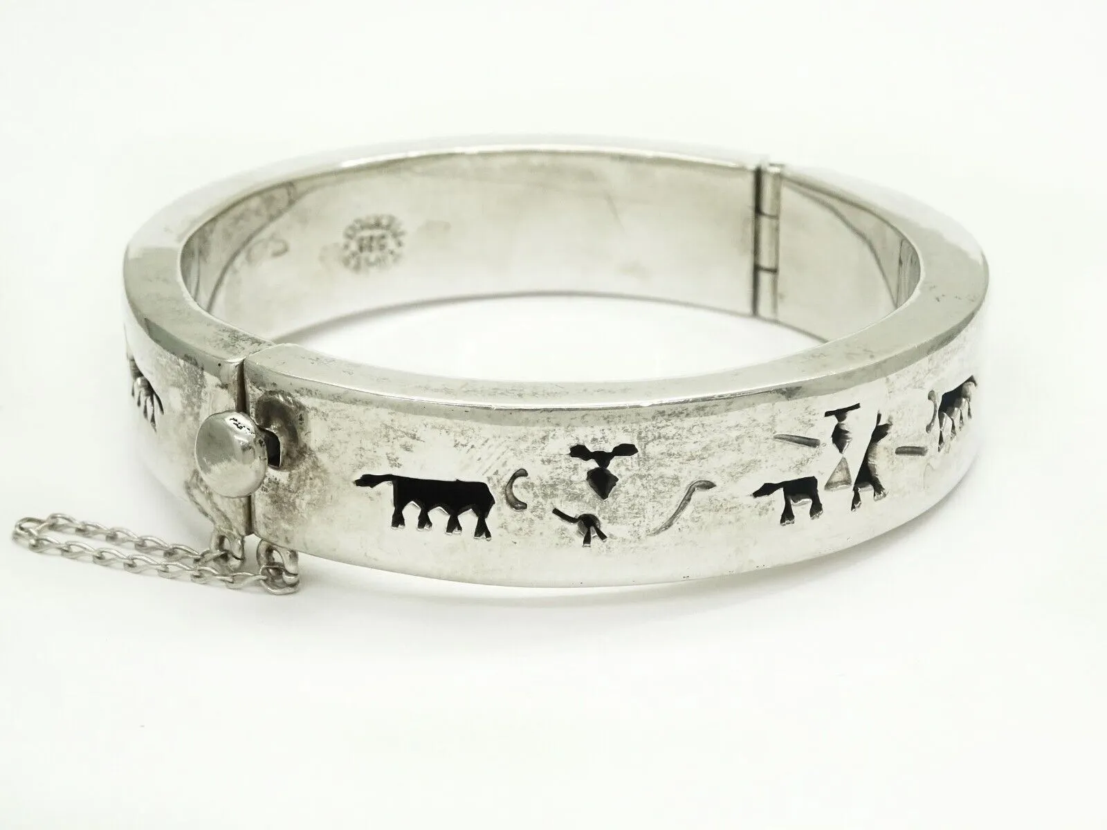 Mexico TM-143 Storyteller Hinged Bangle Bracelet Sterling Silver