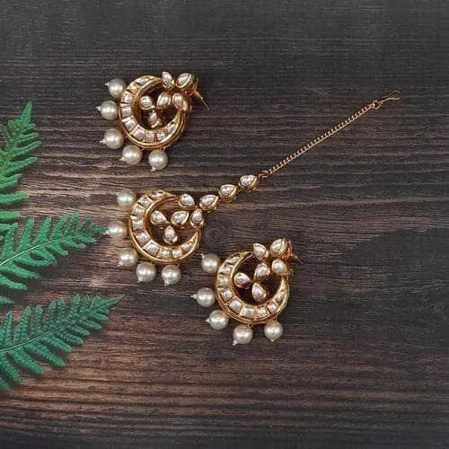 Simple Chand Teeka Earrings