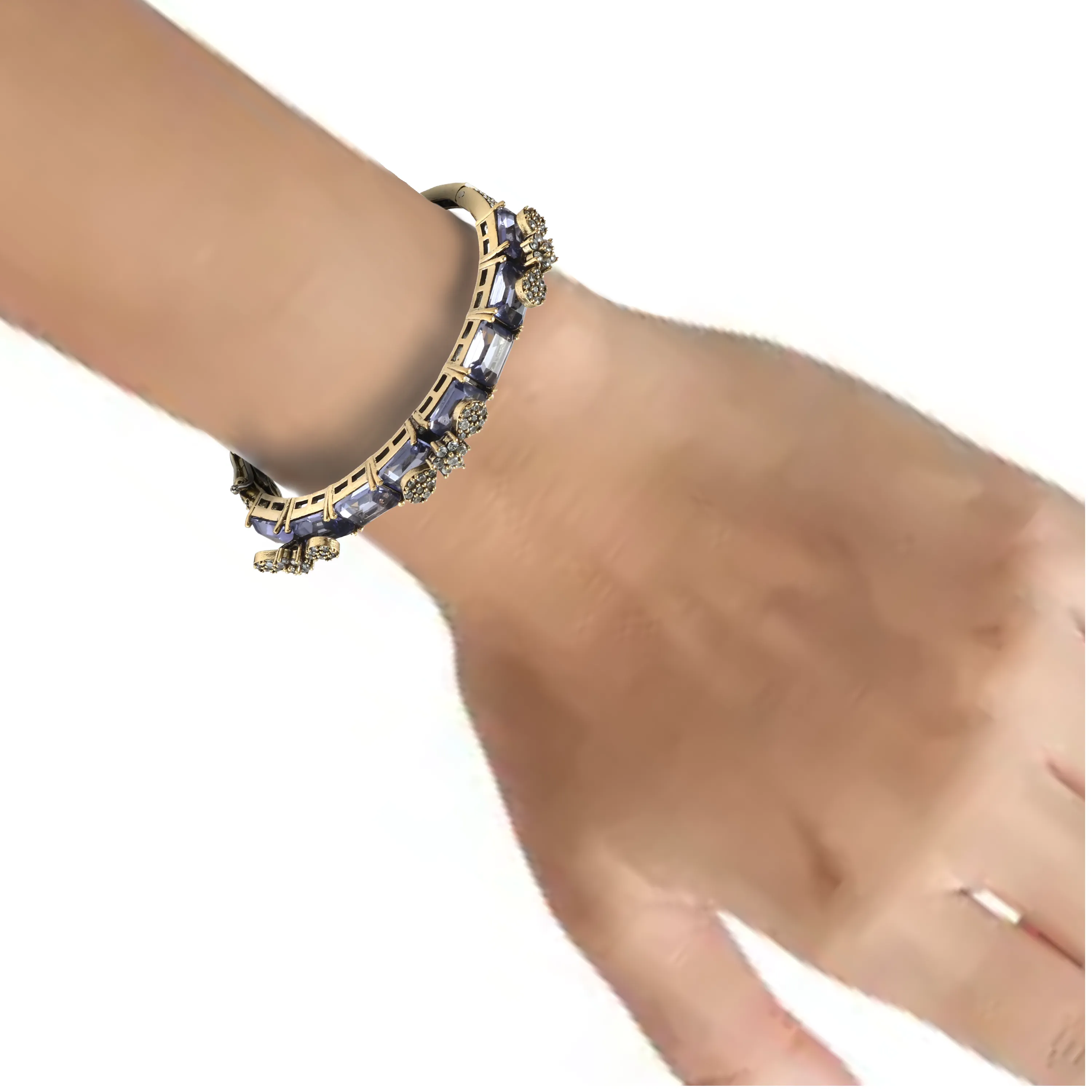 Victorian Finish Lightweight Bracelet for Women